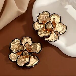 Zara Gold Metal Flower Earrings